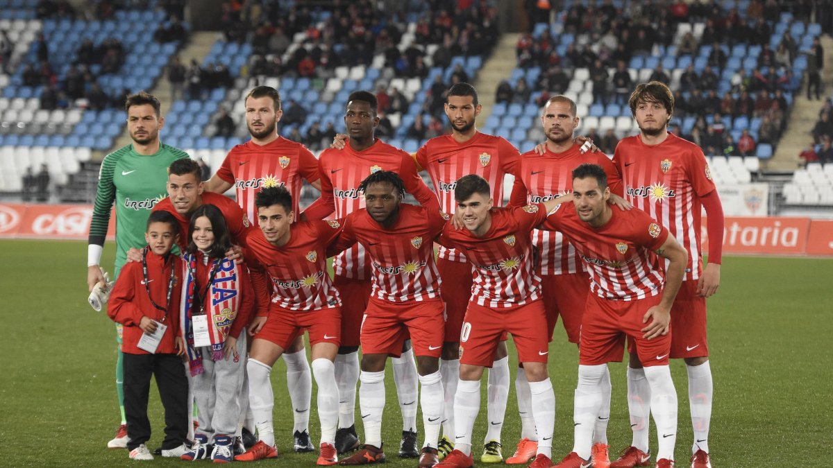 Los tres fichajes de invierno ya son titulares en el Almería.