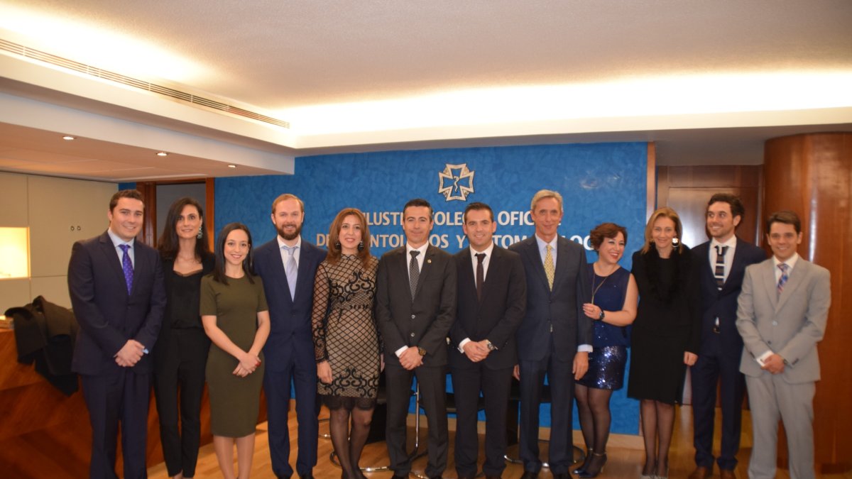Miembros de la junta directiva del Colegio de Dentistas, que preside Indalecio Segura, durante los actos celebrados en su sede social de calle de Los