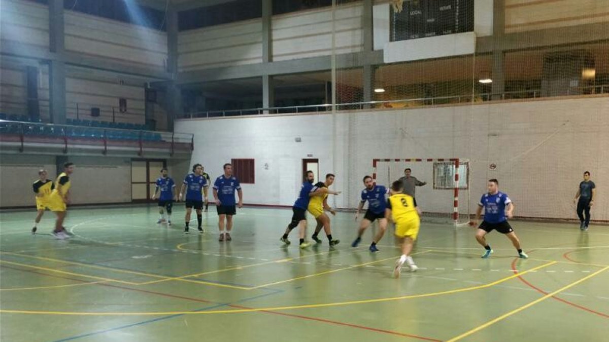 Una jugada del partido.