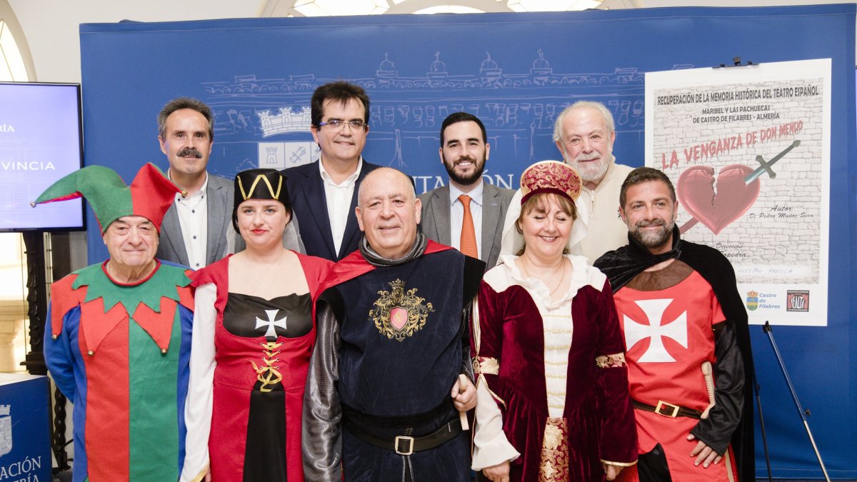 Presentación del estreno de La venganza de Don Mendo, ayer en el Palacio Provincial.