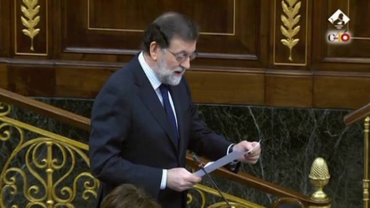 Rajoy defiende que los colegios enseñen los valores de las Fuerzas Armadas.
