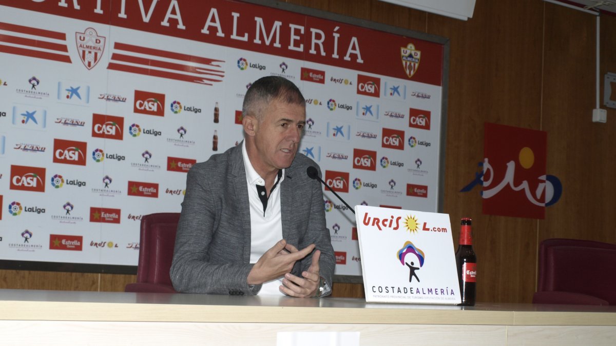 Lucas Alcaraz en rueda de prensa.