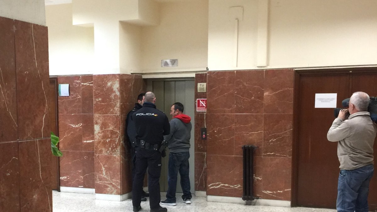 El acusado a la salida del juicio en la Audiencia Provincial de Almería