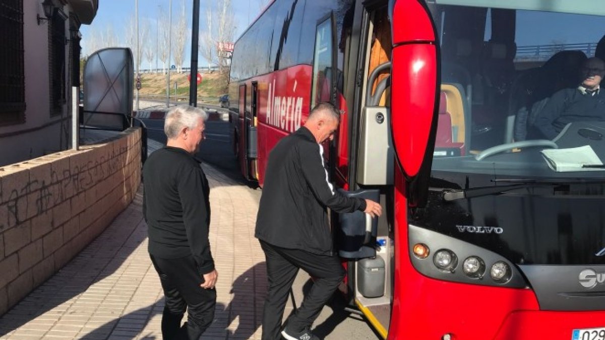 La expedición rojiblanca regresó tras el partido a nuestra ciudad.