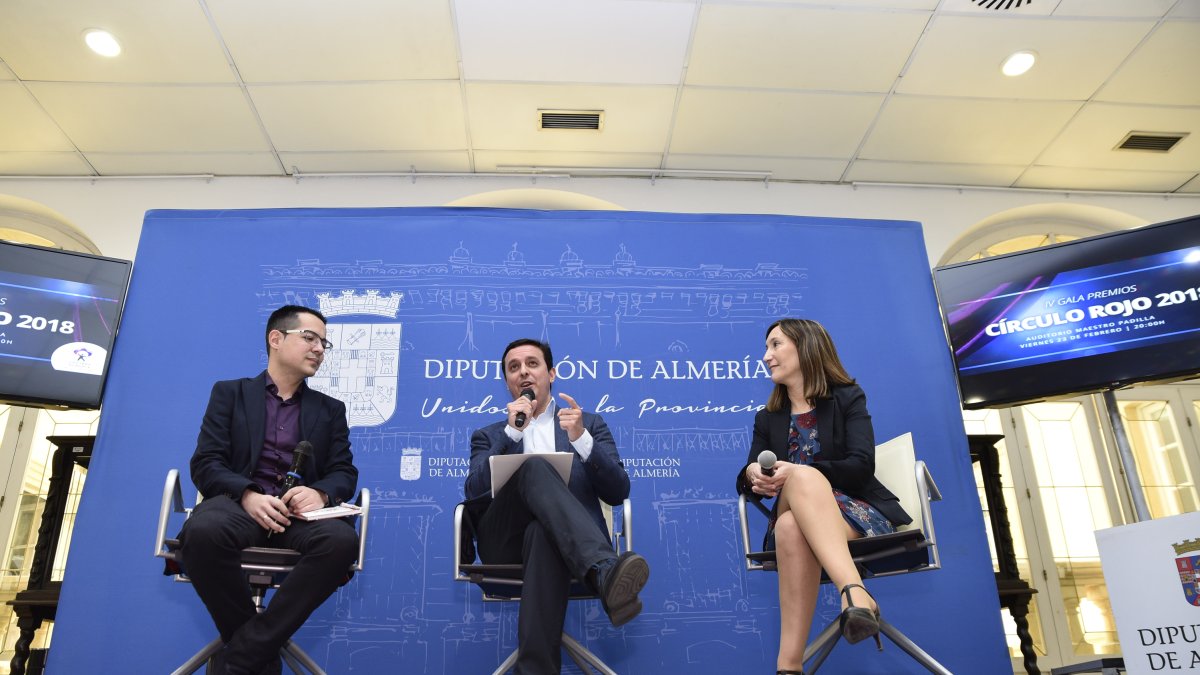 Presentación de los premios, esta mañana, con Alberto Cerezuela, Javier A. García y Raquel Martínez.