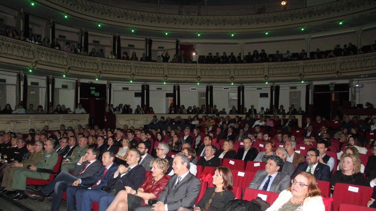 El Teatro Cervantes, escenario de la celebración institucional del Día de Andalucía.