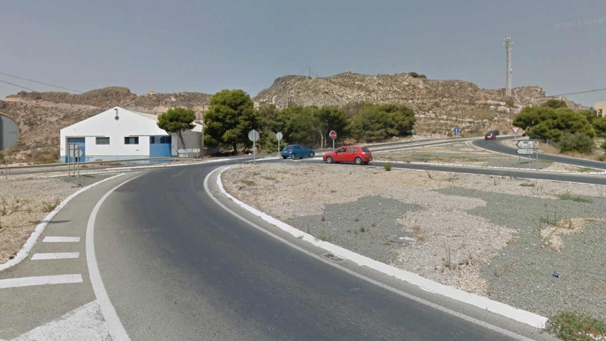 El peligroso cruce de La Simona (de la carretera de Turre a la A-370).