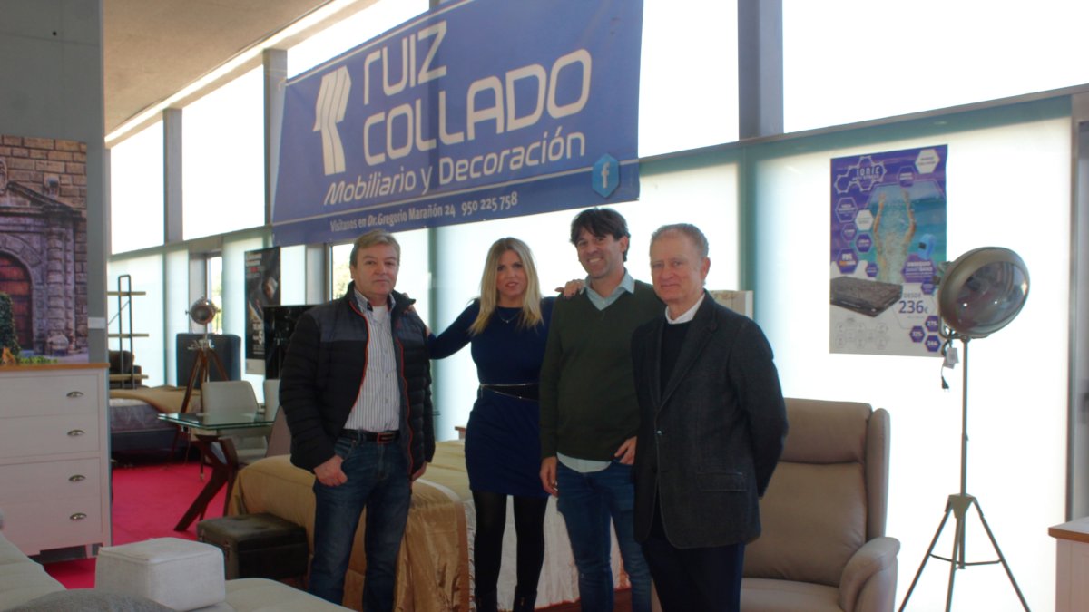 Susana Ruiz Collado y Pablo Martín en su stand de Ruiz Collado.