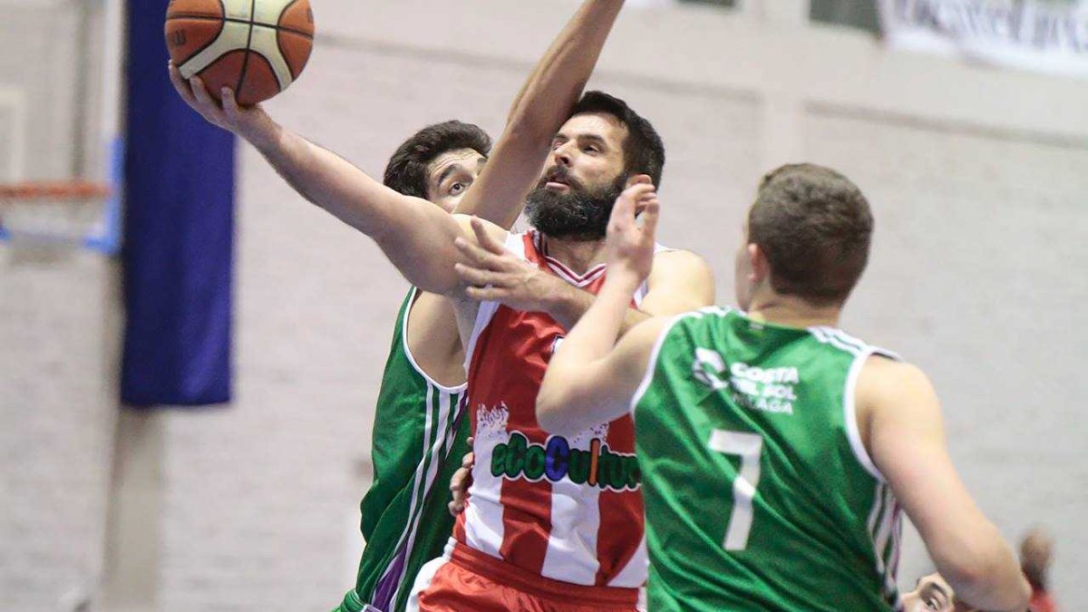 Los almerienses empiezan fuertes en su camino hacia el ascenso.