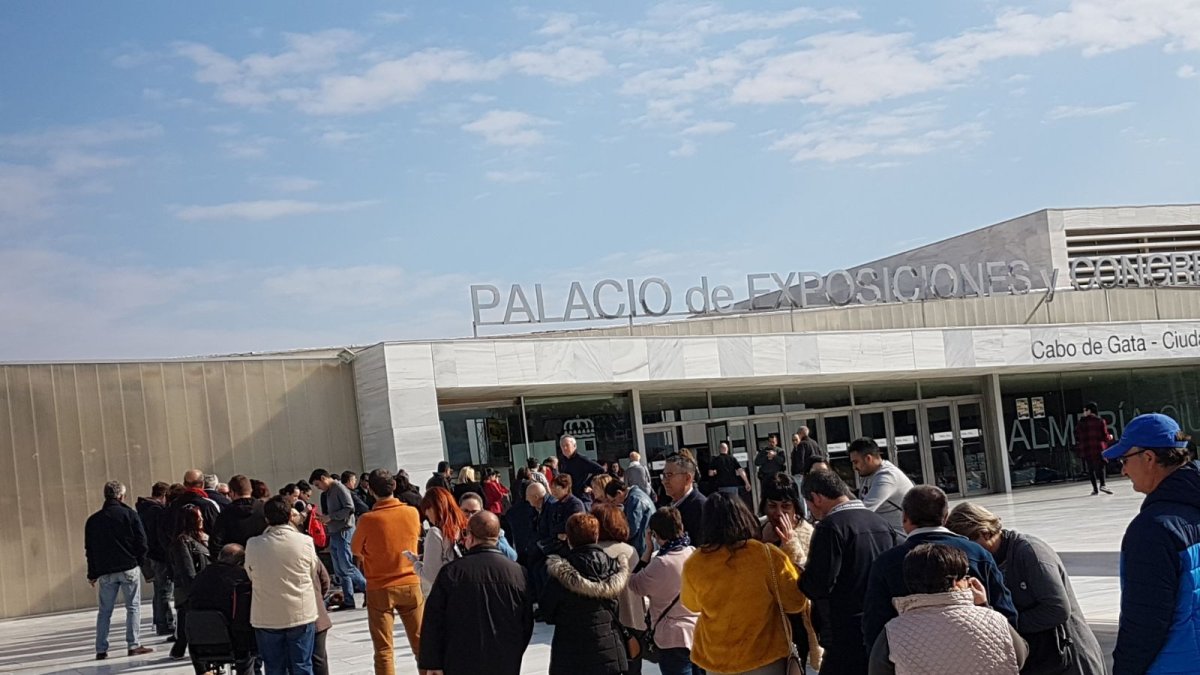 Las colas fueron habituales durante el fin de semana.