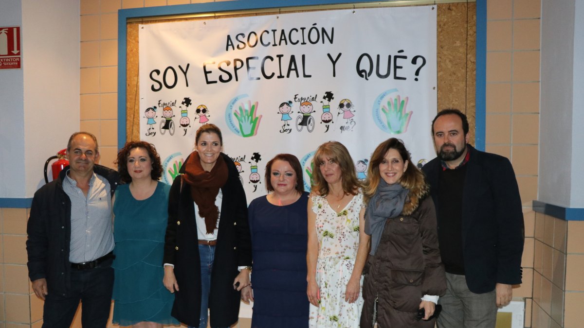 Responsables de la asociación y del consistorio.