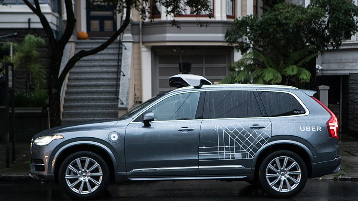 Uno de los modelos de vehículo sin conductor de Uber.