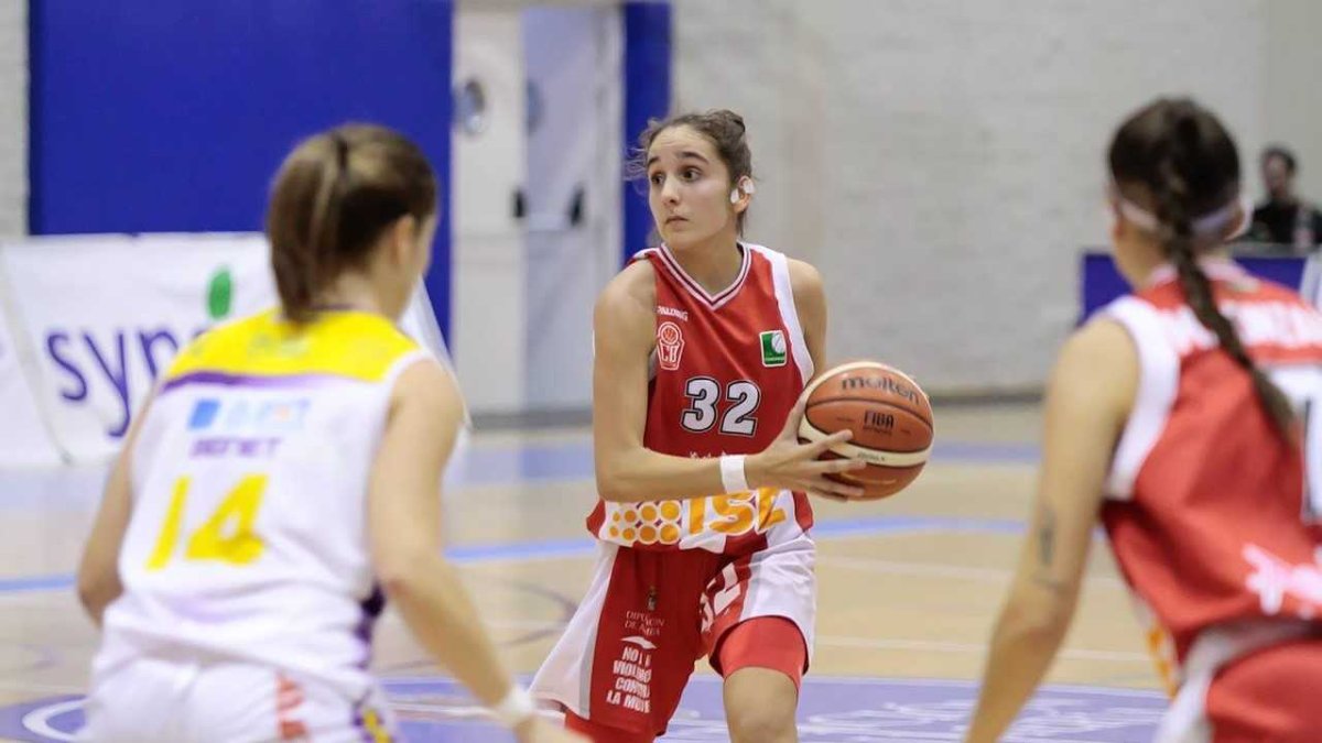 Conchi en plena acción.