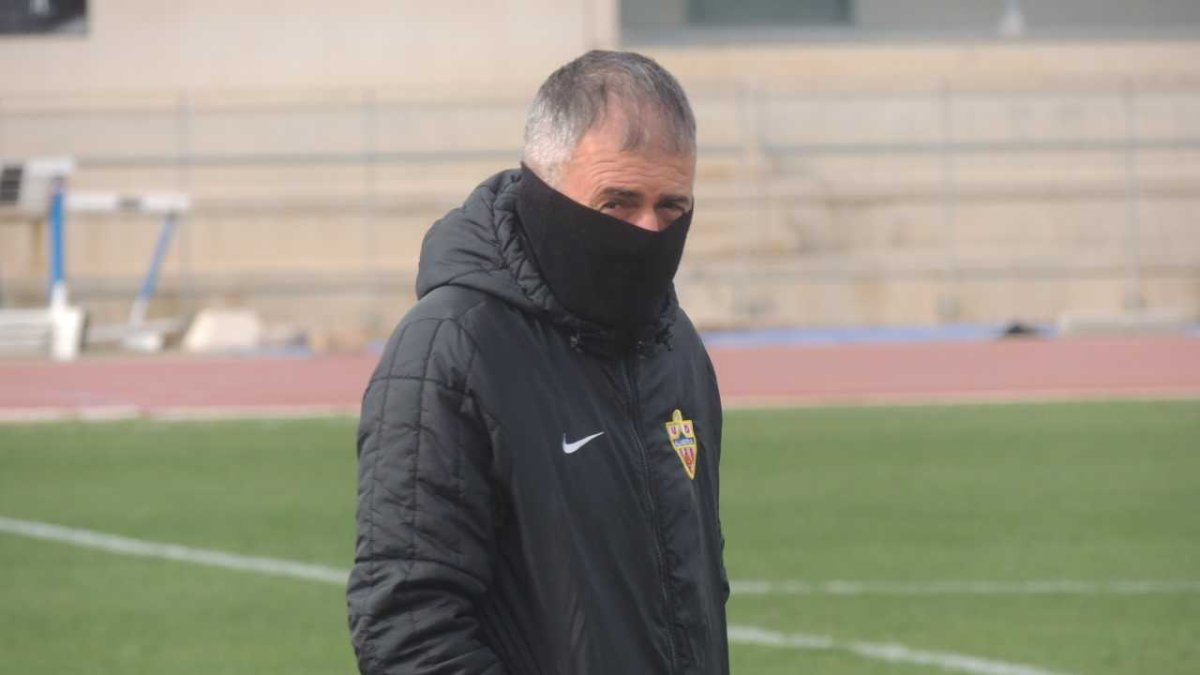 Lucas Alcaraz tapado hasta las cejas.