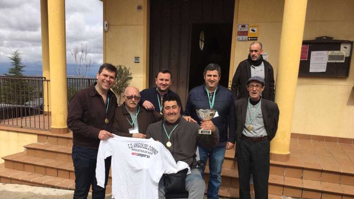 El equipò ganador al completo.