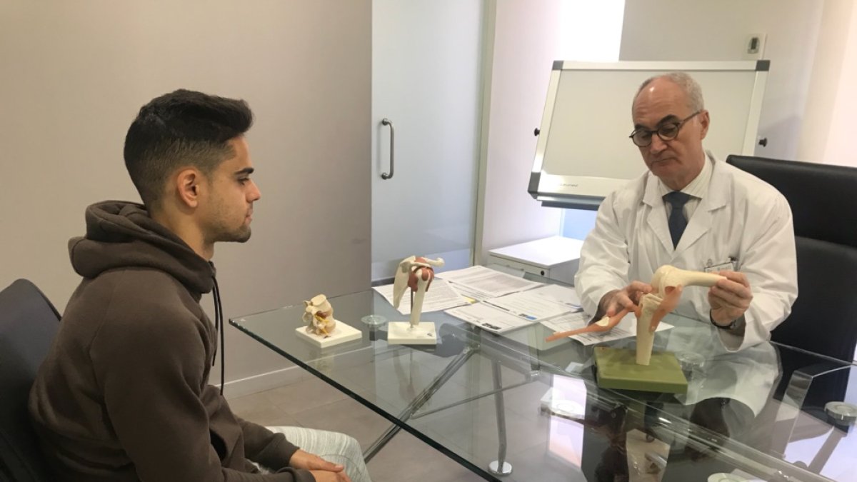 Pedro Luis Ripoll hablando con Fran Rodríguez.