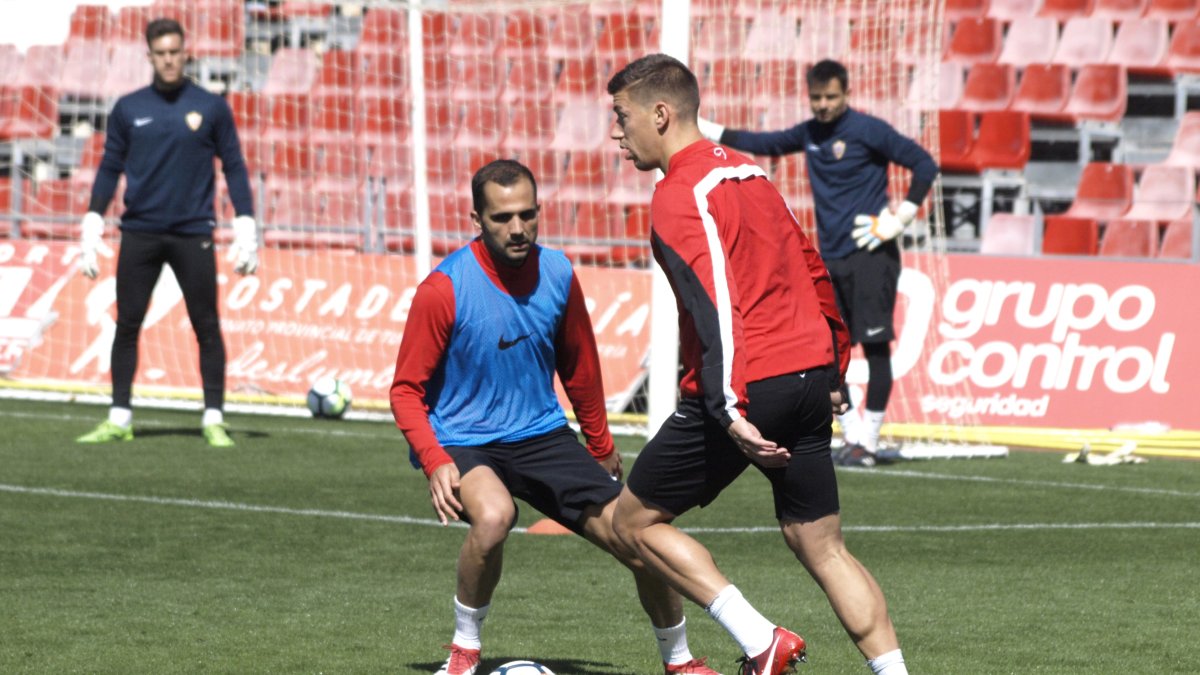 José Verza es la principal novedad en la lista.