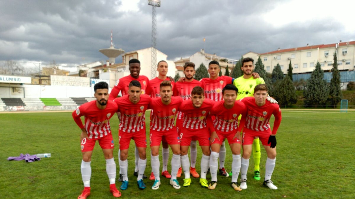 El once del Almería B en Maracena.