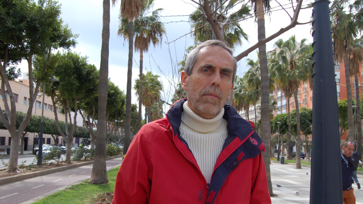 José lamenta que “se haya hecho el vallado de la zona contaminada ya en el siglo XXI”.