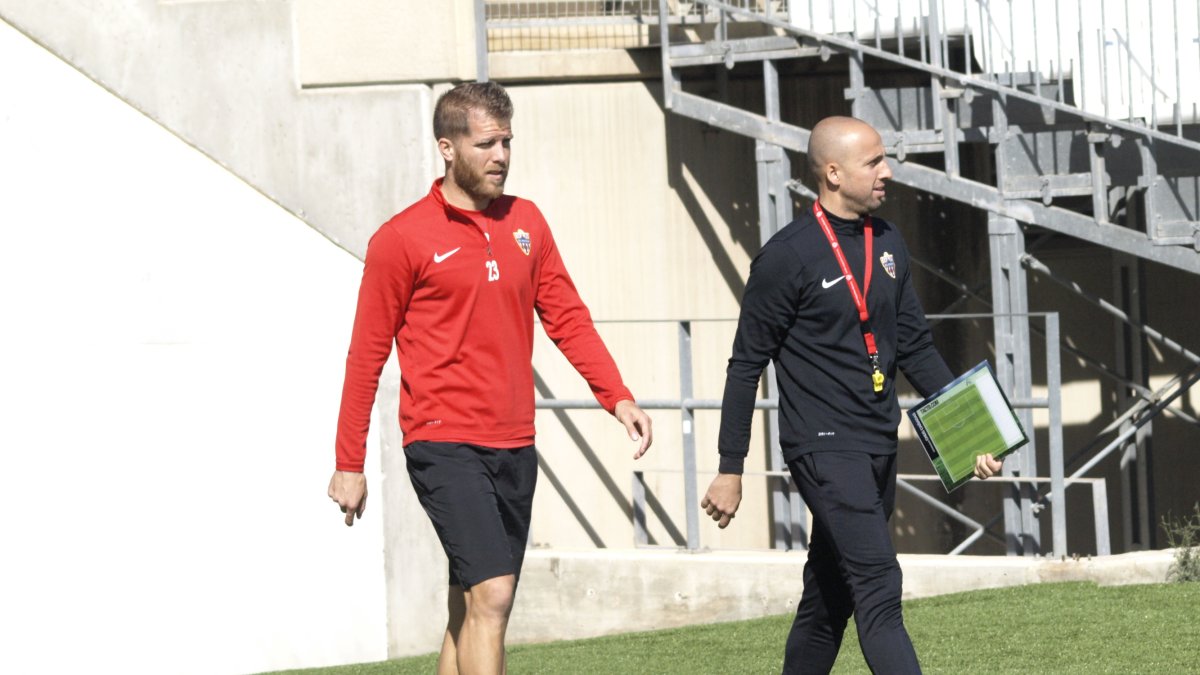 Morcillo habló con Corona en Reus.