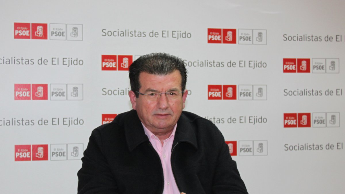 José Miguel Alarcón en la sede del grupo socialista.