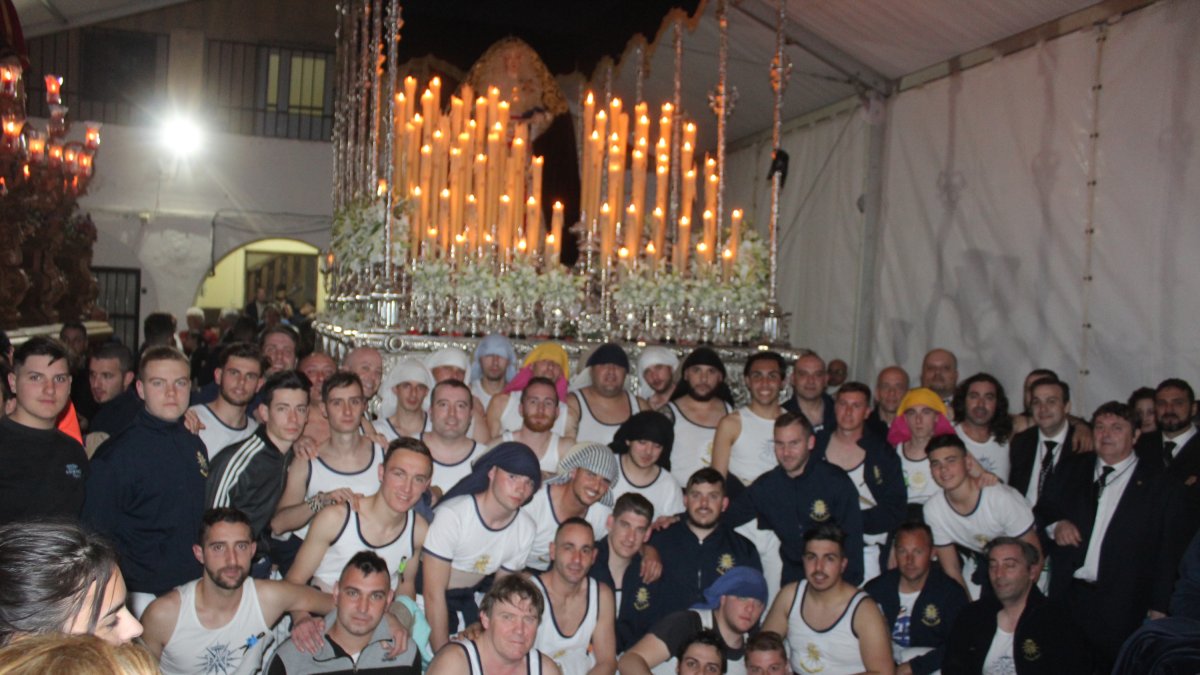 La cuadrilla del Cristo de las penas hace historia.