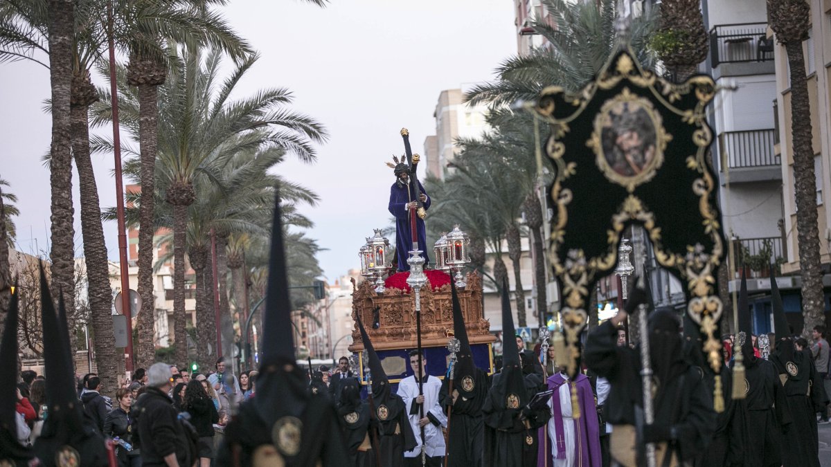 Gran Poder, durante los primeros instantes del desfile procesional de este Lunes Santo.