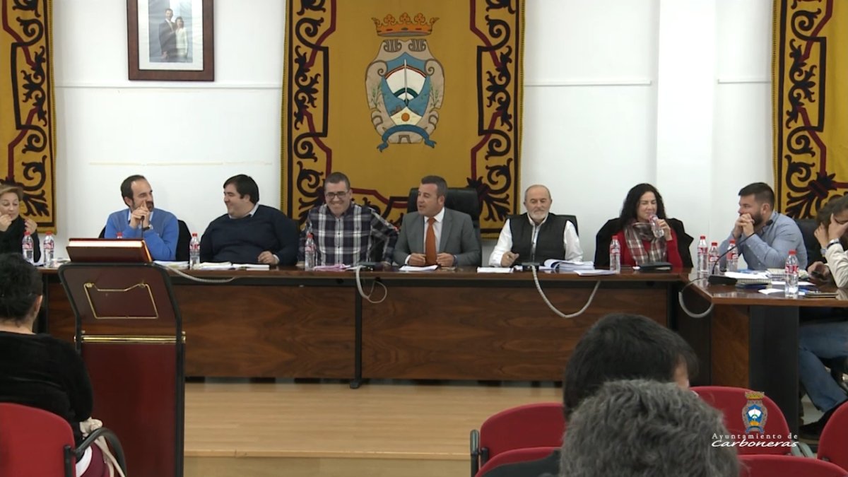 Captura del vídeo donde el alcalde de Carboneras compara al PSOE con la gata Flora.