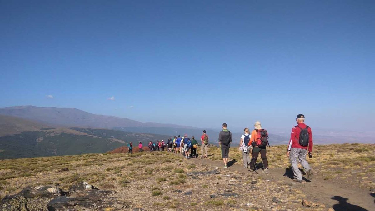 Los senderistas roqueteros de ruta.