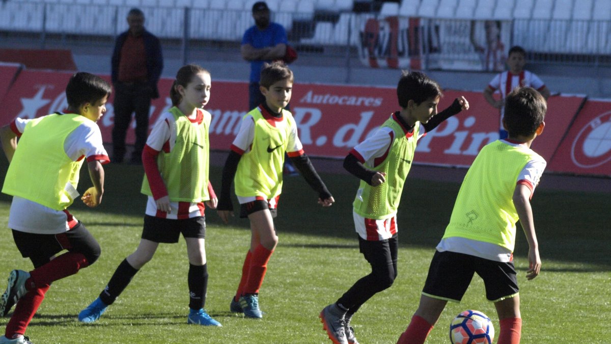 Los alumnos del Campus entrenando en el Estadio.