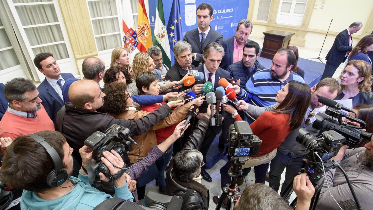 Rueda de prensa del ministro De la Serna ayer en Almeria