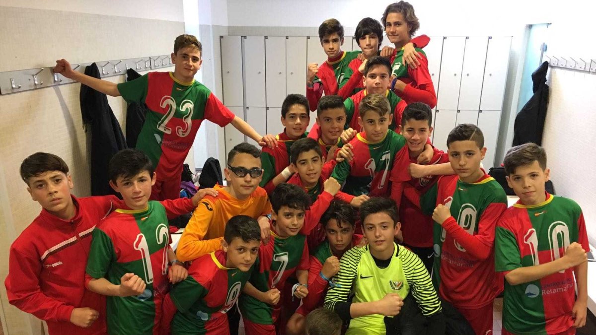 Los campeones celebrando en el vestuario.