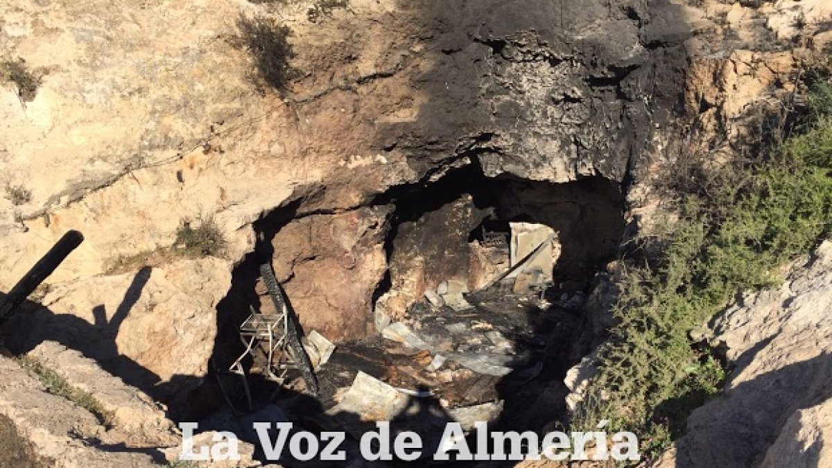 Imagen de la cueva de La Molineta en la que se produjo el suceso.