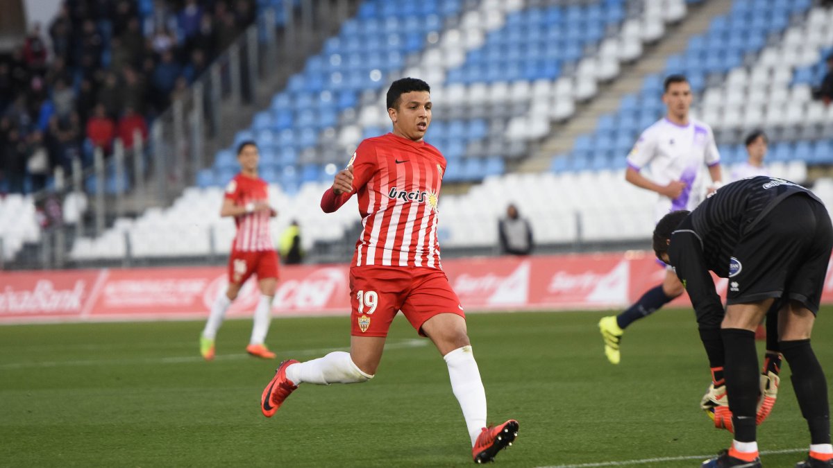 Hicham en el partido Almería-Numancia.