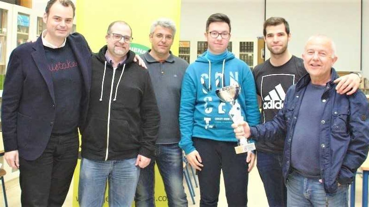 Más trofeos para el ajedrez roquetero.