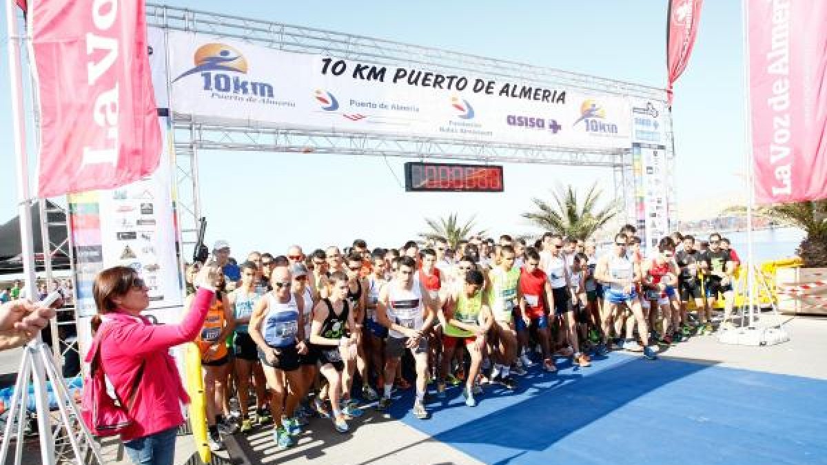 Trini Cabeo dispara la carrera.