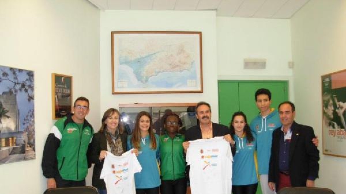 Recibimiento al club de atletismo Ciudad de Almería.