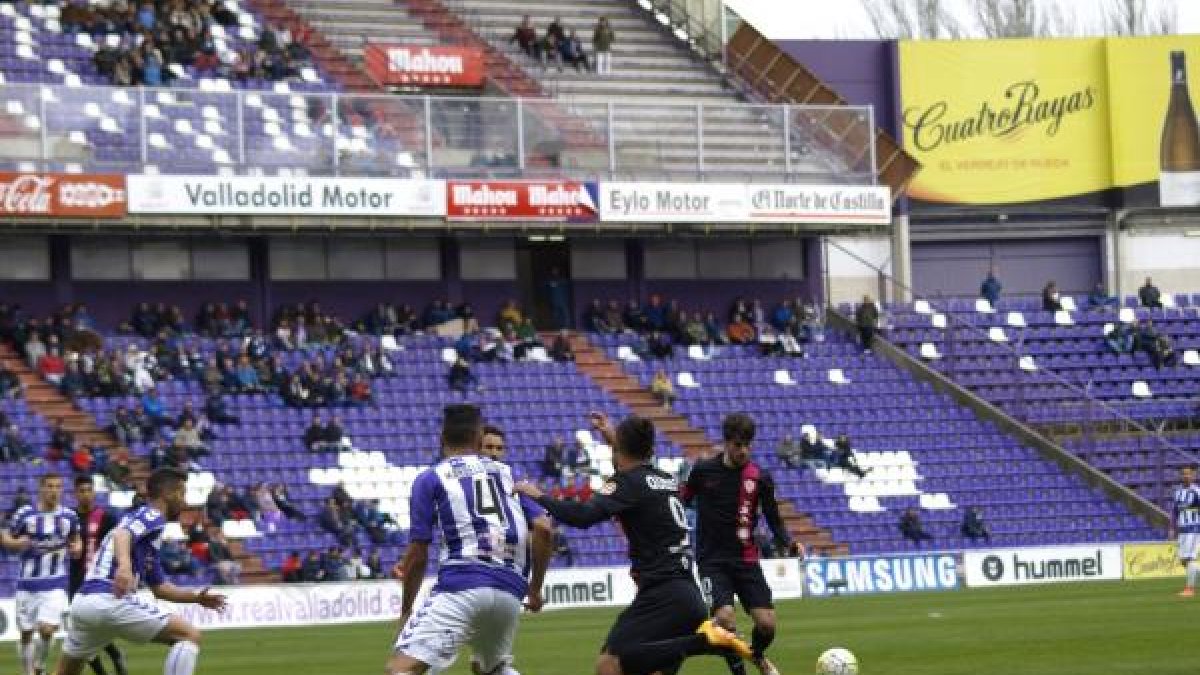 Pozo ahora es imprescindible en el sistema del Almería.