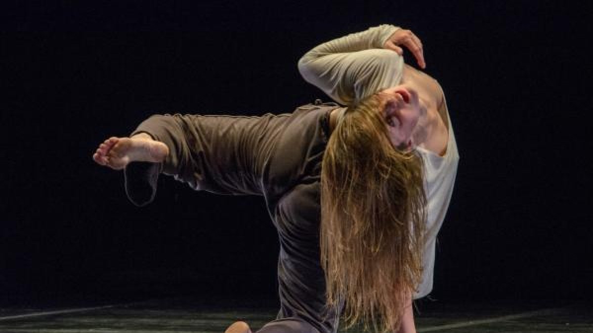 Un momento de ‘Brea y Plumas’ que pudo verse el pasado jueves en el Teatro Apolo.