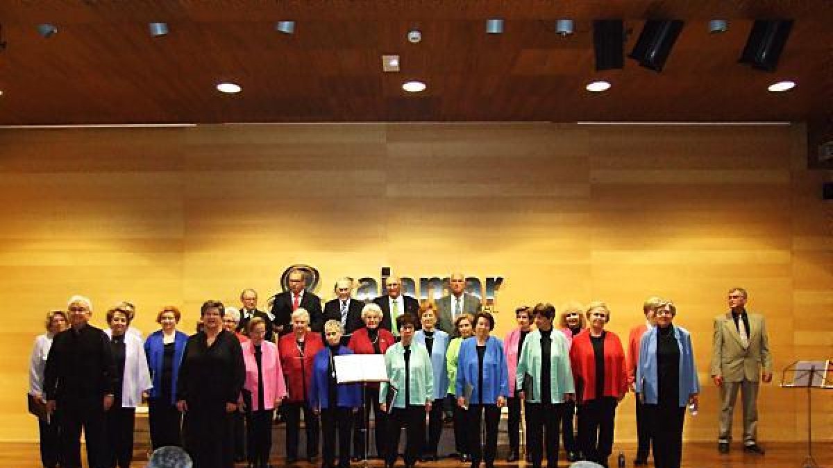 Coro Armonía CPA dirigido por Julia González Casamayor.