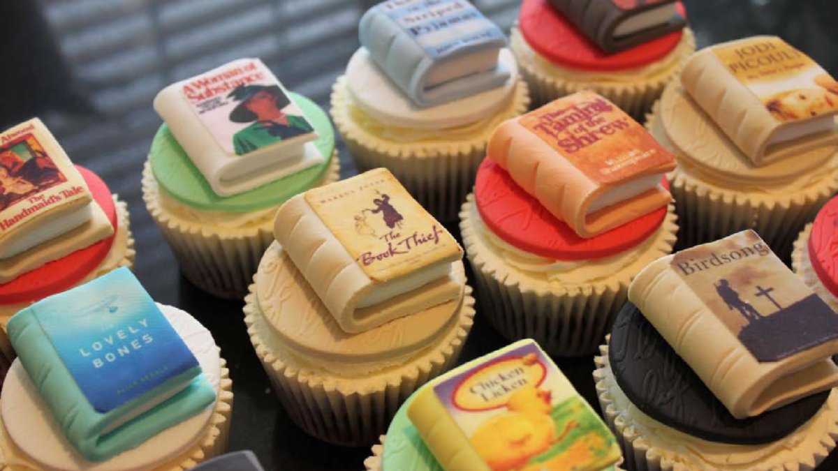 Cartel primer aniversario en Librería Bibabuk