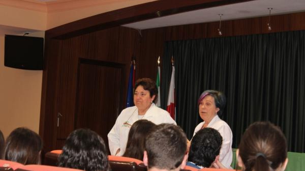 La gerente de Torrecárdenas, Francisca Antón, y la responsable de Formación, Presen Ataz.