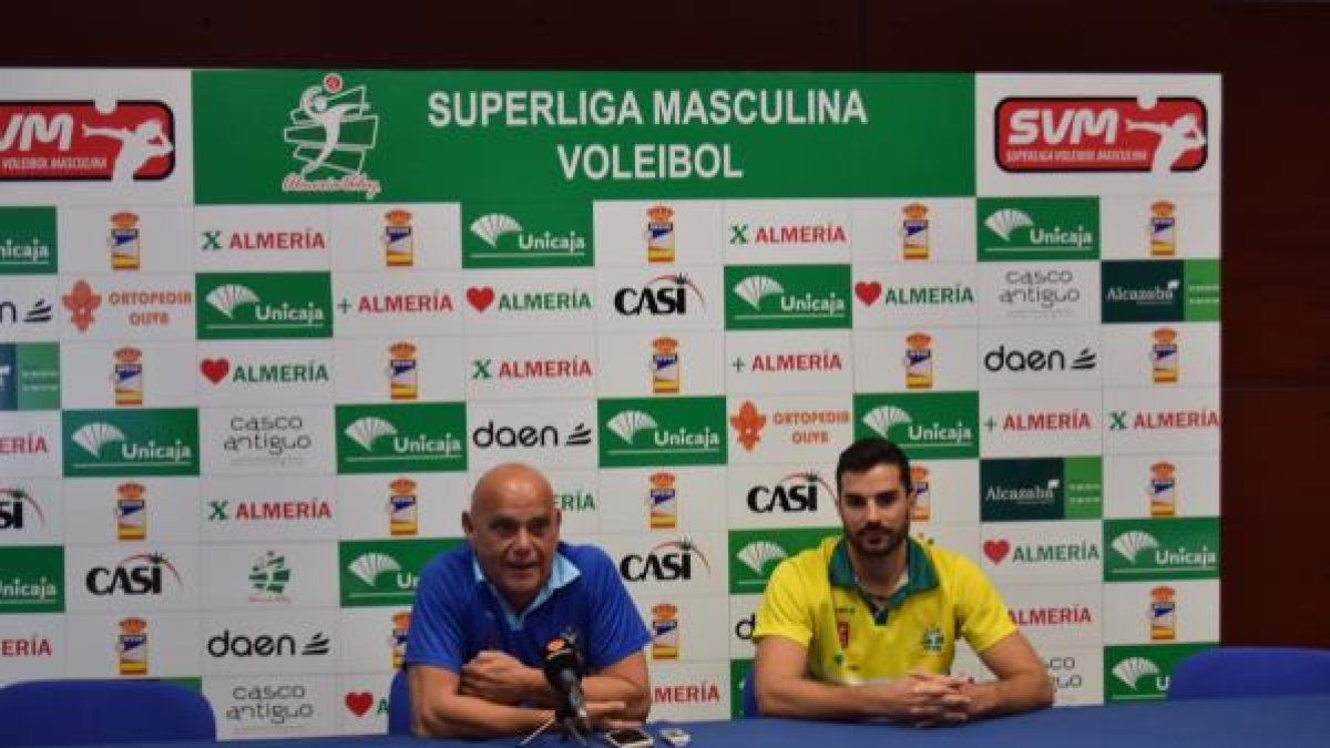 Piero y De Amo en rueda de prensa.