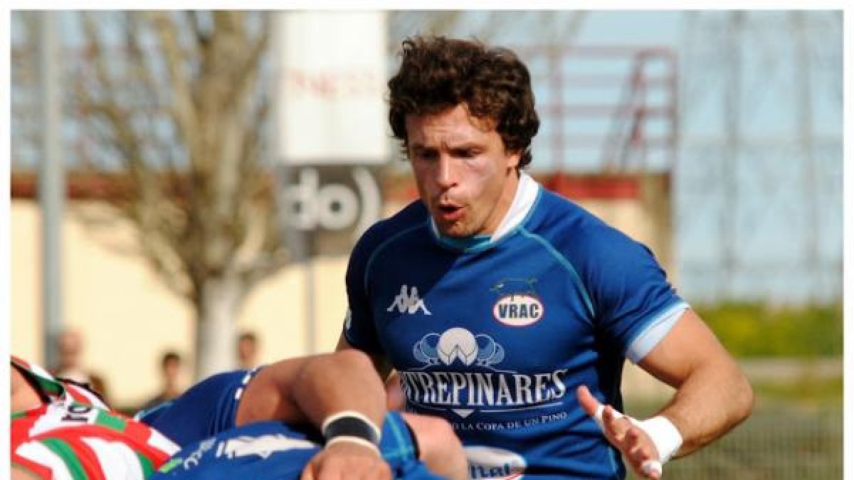 Diego Álvarez Gorosito jugando con el Quesos Entrepinares.