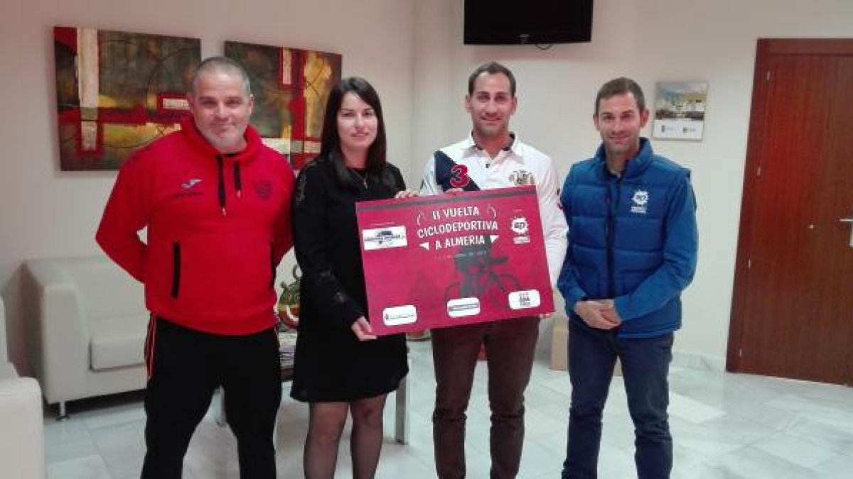 Acto de la firma en el Ayuntamiento de Albox.