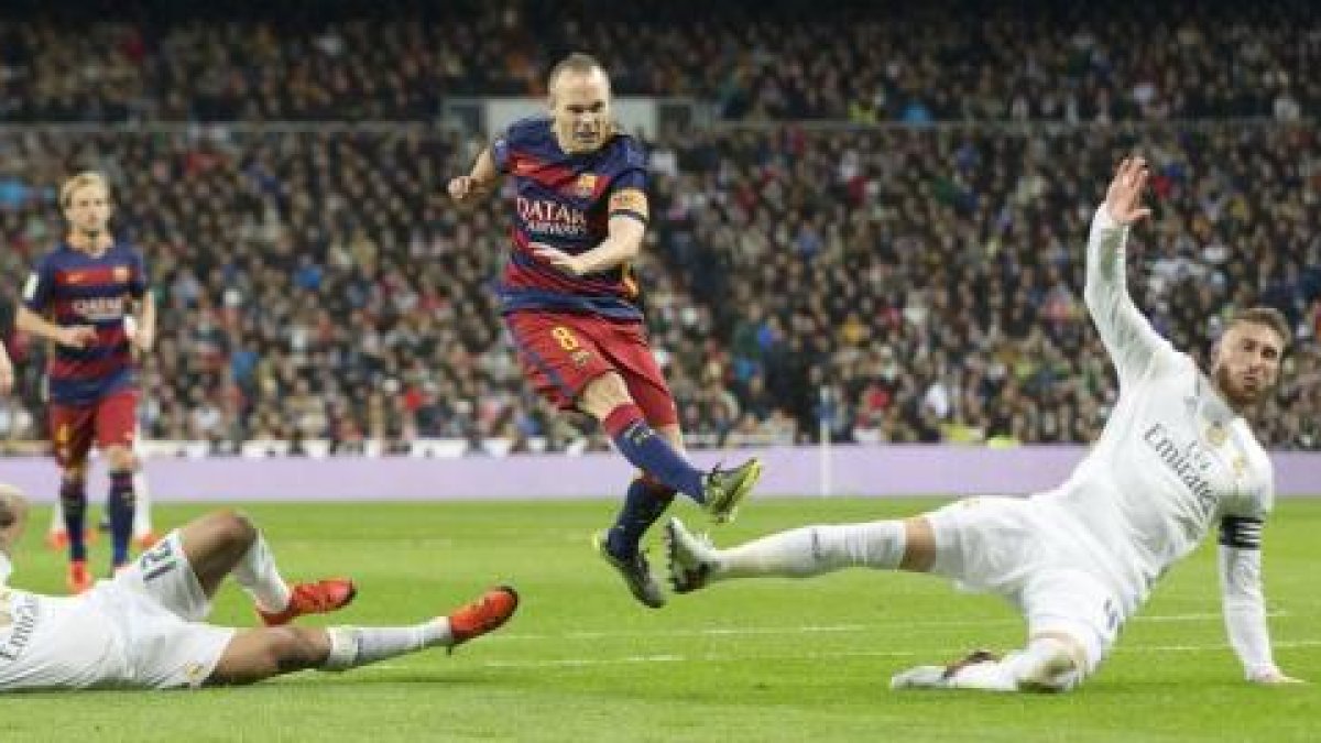 Iniesta es el duende de los clásicos.