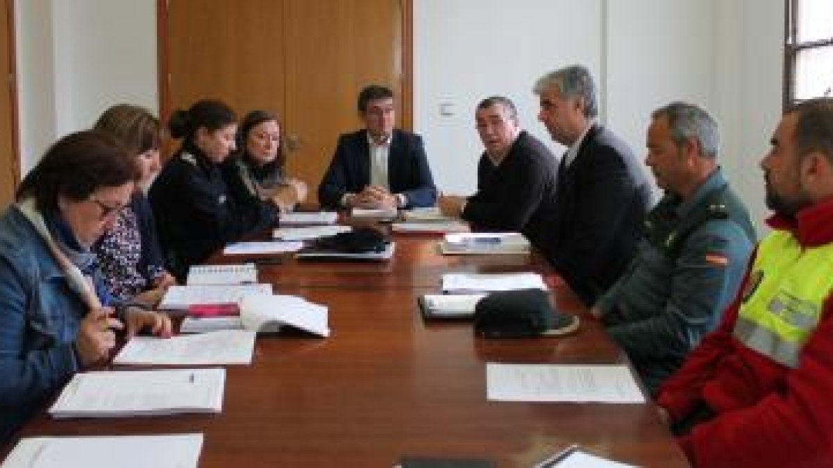 Manuel Cortés ha presidido recientemente la reunión de la Junta Local de Protección Civil.