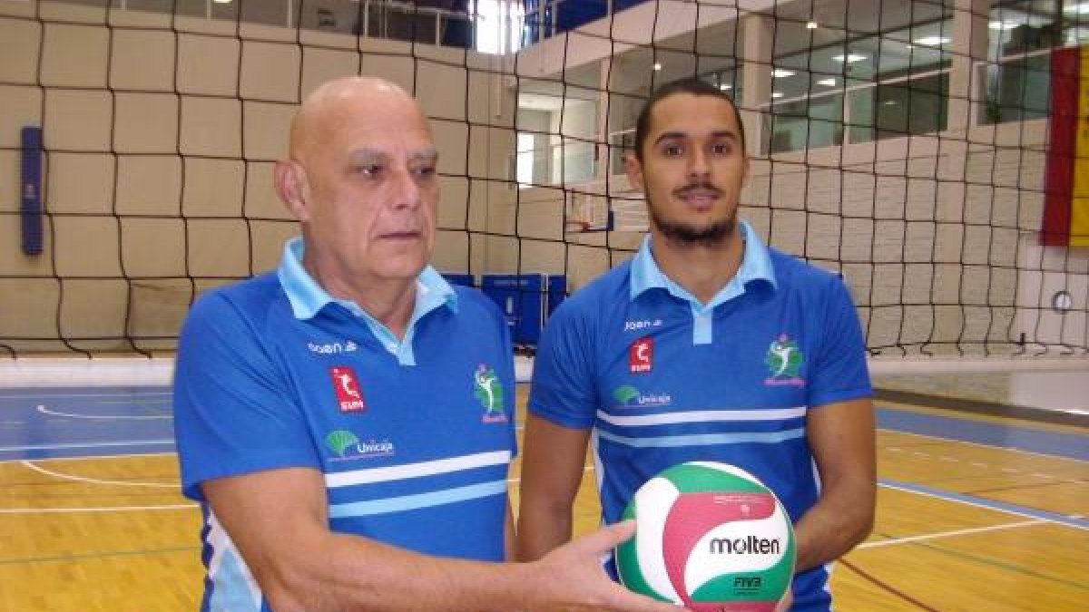Alejandro Fernández con Piero Molducci.