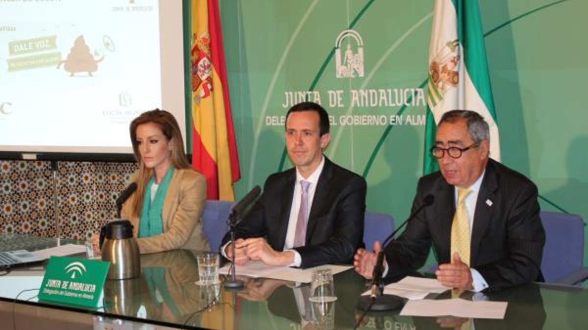 Lucía Muñoz, José María Martín y Francisco Balcázar en rueda de prensa.