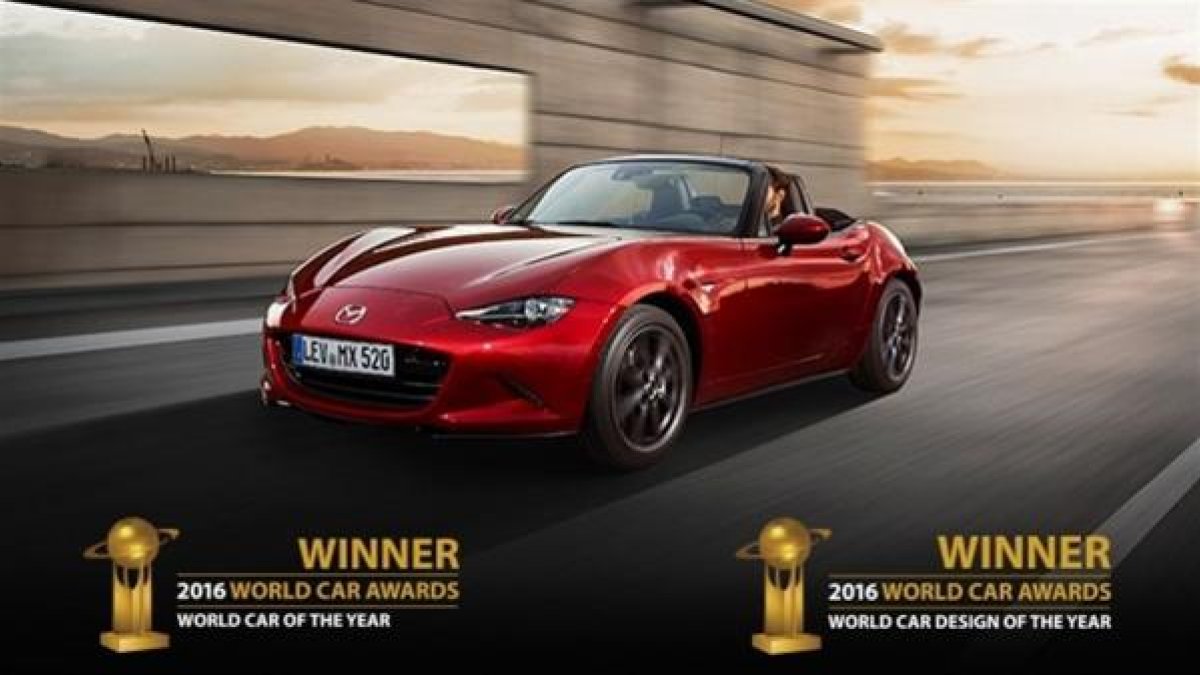 Es el primer automóvil que recibe ambos premios en la historia de este galardón.